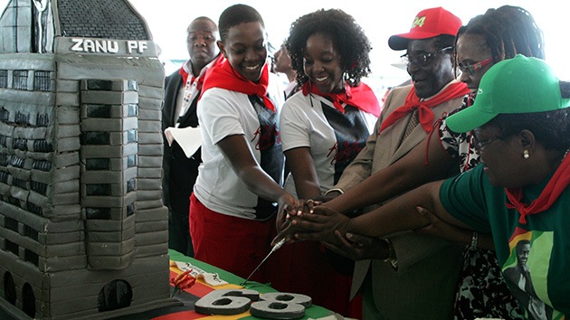 Mugabe festeja sus 89 años por 600.000 dólares, 2000 veces el presupuesto estatal