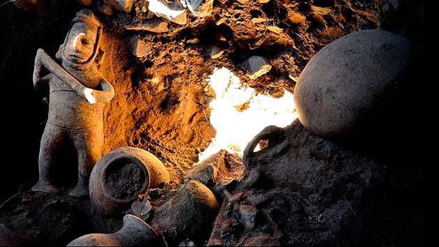México: Hallan en una tumba una escultura de un chamán de 1.500 años de antigüedad