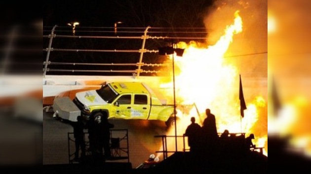 Juan Pablo Montoya se accidenta en la primera carrera de la NASCAR