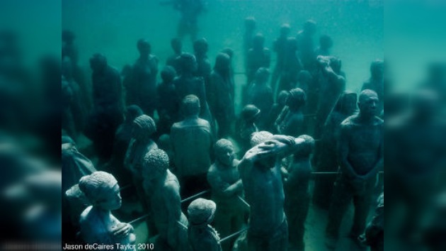 Museo de esculturas submarinas: un método para salvar el ecosistema marino