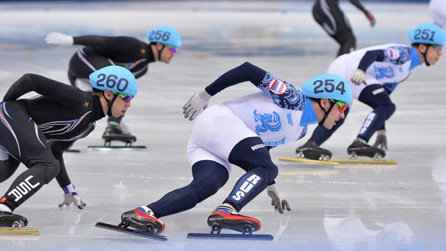 Rusia gana el oro en los 5.000 metros de persecución por equipos de patinaje