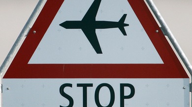Por qué prohibir los vuelos desde África no protegería a EE.UU. del ébola