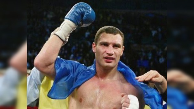 Vitali Klichkó conserva su título de campeón del mundo de los pesos pesados