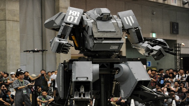 Kuratas, un monstruo-robot de 'armas tomar'