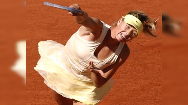 María Sharápova clasifica a octavos de final del Roland Garros