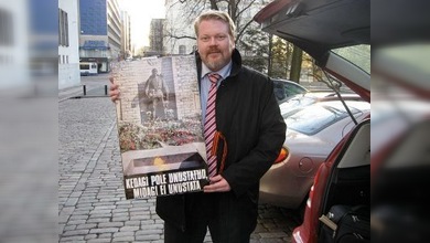 El historiador antifascista finlandés sigue sin permiso de entrar a Estonia