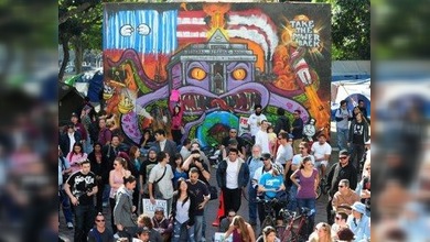 Los indignados apuestan por la manifestación... artística