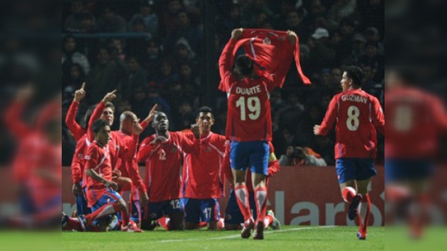 Costa Rica gana a Bolivia y deja abierto el pase en el grupo A
