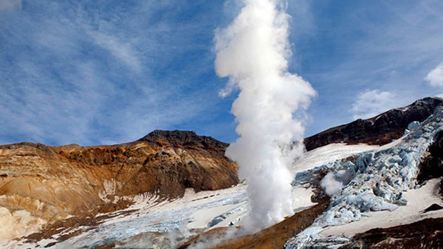 Fotos: Cuevas 'mágicas' de hielo en un volcán en el Lejano Oriente ruso
