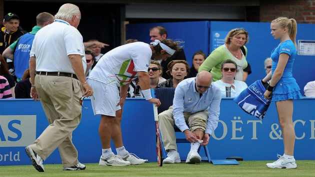 Nalbandian se disculpa tras golpear a un juez en la final de Queen's