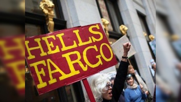 Imágenes: detenciones durante la protesta popular contra Wells Fargo