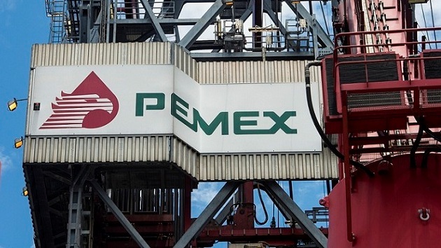 México busca abrir su monopolio petrólero