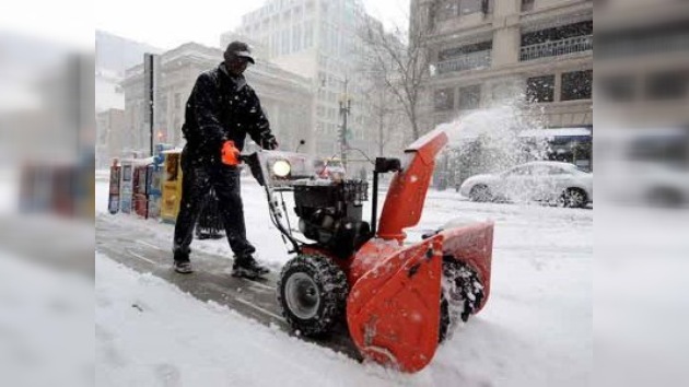 Una tormenta de nieve paralizó la costa del Este estadounidense