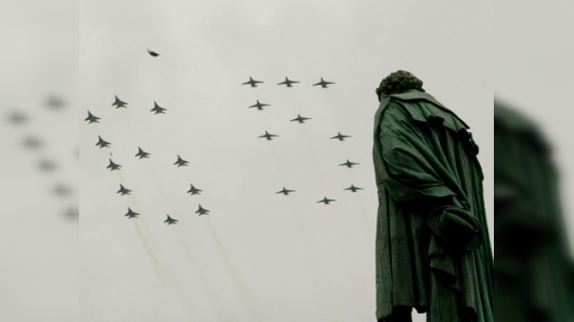 La galería de la maquinaria participante en el desfile militar