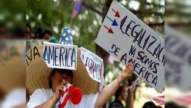 Piden amnistía para hijos de inmigrantes víctimas de las redadas en Greeley