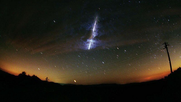 ¿Un meteorito, misil o una nave espacial? Rusia investiga una explosión en el cielo