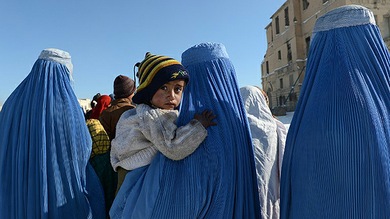 Un clérigo saudí, fuertemente criticado por proponer que las niñas pequeñas lleven burka