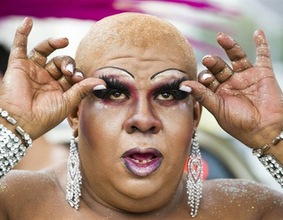 El Desfile del Orgullo Gay pinta a Río de Janeiro con colores del arcoíris