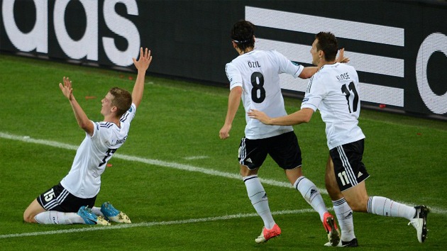 Alemania se clasifica para cuartos de la Eurocopa ganándolo todo