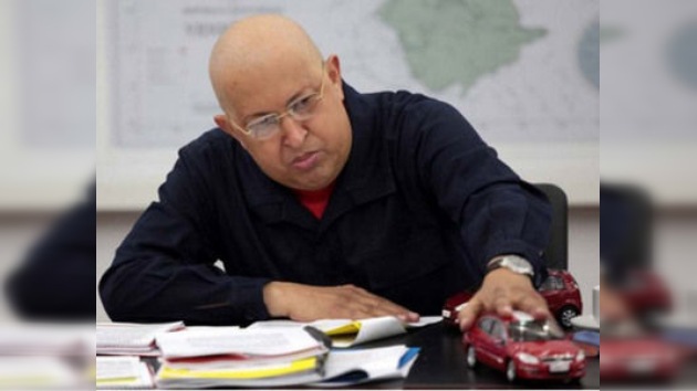 Chávez provee a Venezuela de autos al alcance de todos