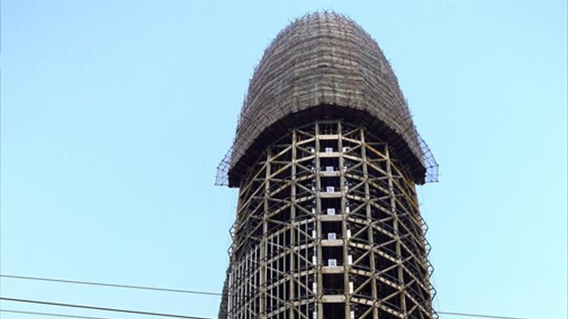 Foto: Levantan edificio con aspecto fálico para el diario del Partido Comunista de China