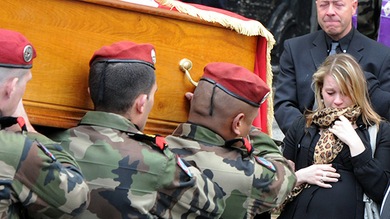 El policía francés abatido por el asesino de Toulouse se casa póstumamente