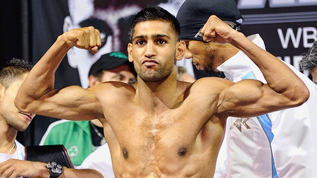 El ex campeón de boxeo Amir Khan 'noquea' a los ladrones que intentaron robarle el auto