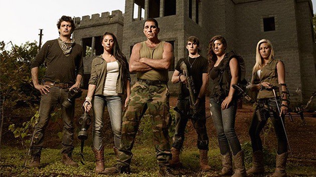 Una familia de EE.UU. construye un castillo para sobrevivir al "Apocalipsis"