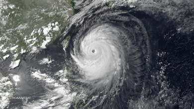 El supertifón Neoguri llega a Japón amenazando dos centrales nucleares