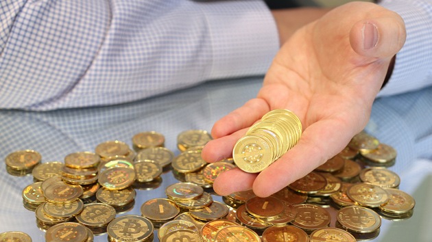 EE.UU. acusa a un ciudadano de crear un fraude piramidal con bitcoines