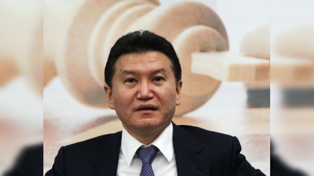 Kirsan Iliumzhínov es reelegido por cuarta vez como presidente de la FIDE