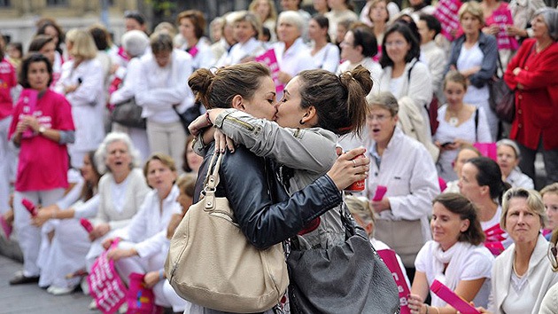 Francia da luz verde al matrimonio gay