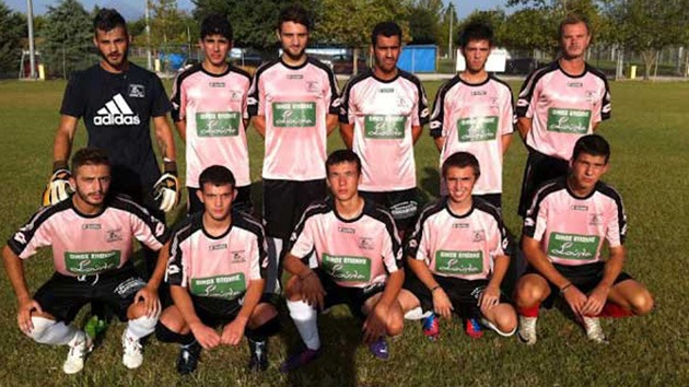 Futbolistas griegos se desmarcan de la crisis gracias a un burdel y una empresa fúnebre