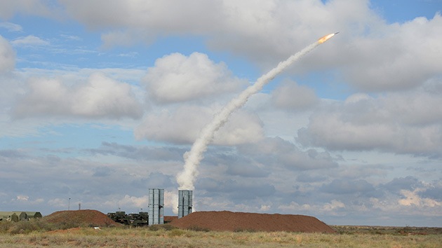 Experto: Siria resistirá contra EE.UU. mientras tenga misiles para los S-300