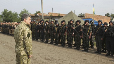 La tregua de Poroshenko no impide a las tropas ucranianas seguir bombardeando
