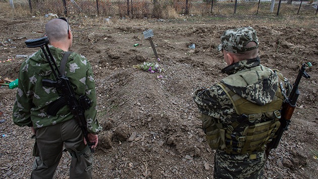 Encuentran enterramientos de civiles cerca de Donetsk
