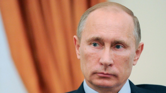 Putin ante Cameron: "¿Quiere apoyar a los que comen las tripas de gente ante los ojos de todos?"