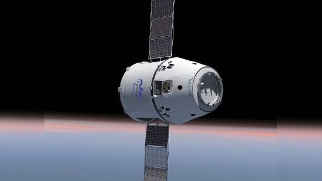 El lanzamiento de la nave privada estadounidense Dragon se queda en el aire