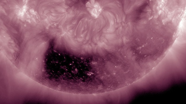 Video: La NASA descubre un 'Cuadrado Negro' en el Sol