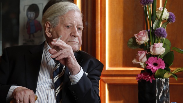 Helmut Schmidt: "Megalomanía de la UE provocaría la Tercera Guerra Mundial"