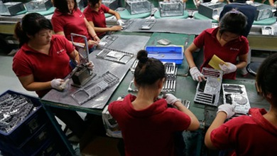 Proveedores de Apple, acusados de utilizar mano de obra infantil
