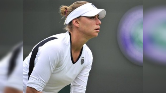 Zvonariova y Kuznetsova debutan con victorias en el arranque del Wimbledon