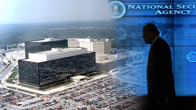 Edward Snowden ¿un 'hacker' con titulación?