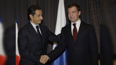 Medvédev trata de convencer a Paris en su propuesta sobre seguridad europea