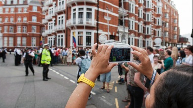 La vigilancia de Assange ya ha costado a los británicos casi un millón y medio de dólares