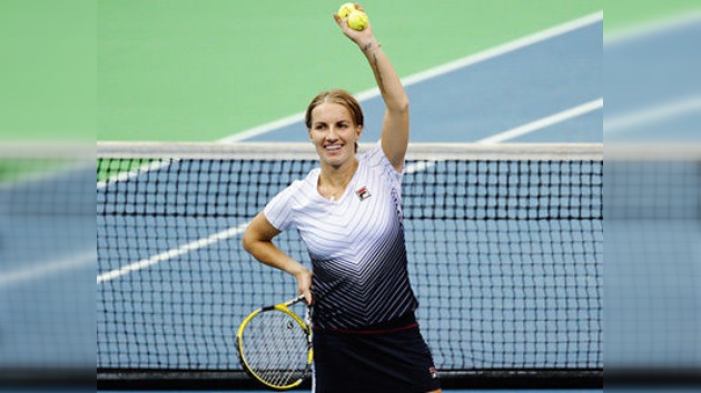 Kuznetsova vence a Llagostera en la primera ronda del torneo de Dubái