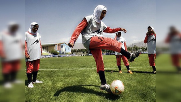 Irán desaprueba que la FIFA no deje jugar con pañuelo a su selección femenina