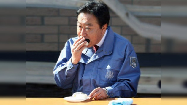 El primer ministro nipón se atreve con el arroz de Fukushima