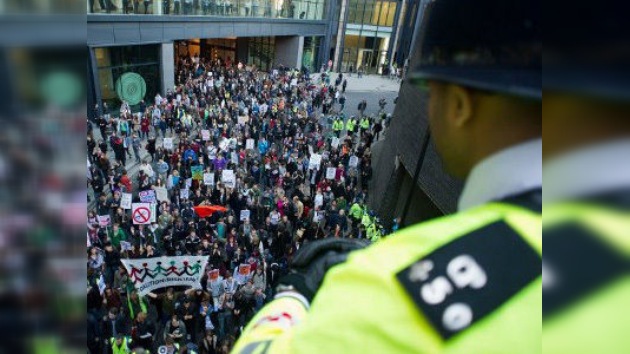 La Policía británica combatirá los disturbios callejeros con mal olor