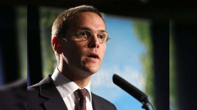 El hijo de Murdoch reitera que las escuchas del News of the World no llegaban a sus oídos